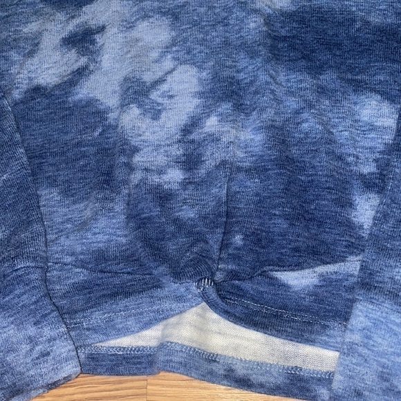 Old Navy light pullover shirt - Picture 2 of 3